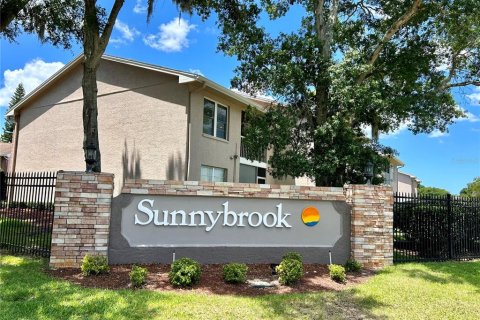 Condo in New Port Richey, Florida, 2 bedrooms  № 1690963 - photo 3