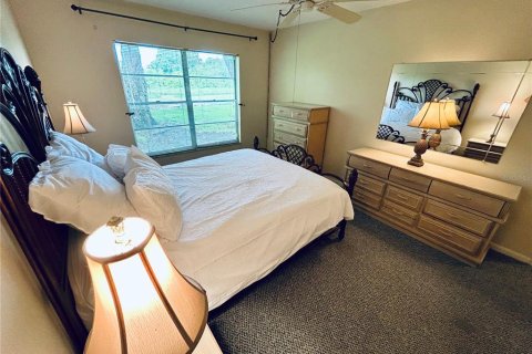 Condo in New Port Richey, Florida, 2 bedrooms  № 1690963 - photo 24