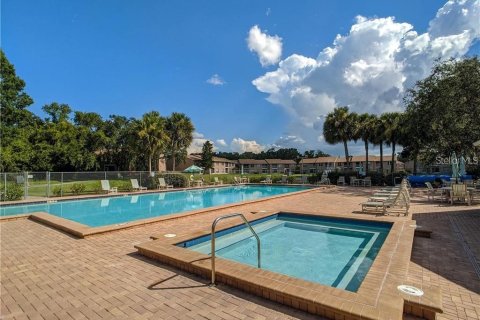 Condo in New Port Richey, Florida, 2 bedrooms  № 1690963 - photo 5