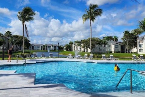 Condominio en alquiler en Doral, Florida, 3 dormitorios, 109.35 m2 № 1952001 - foto 5