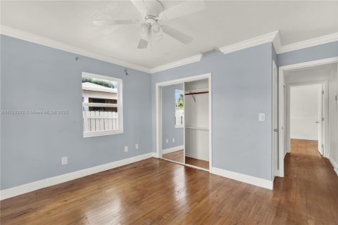 House in Lake Worth, Florida 4 bedrooms, 170.66 sq.m. № 1980992 - photo 16