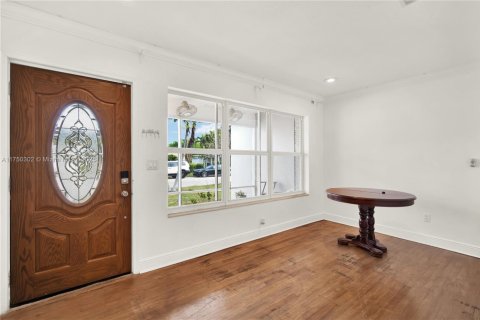 House in Lake Worth, Florida 4 bedrooms, 170.66 sq.m. № 1980992 - photo 14