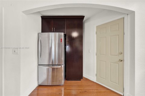 House in Lake Worth, Florida 4 bedrooms, 170.66 sq.m. № 1980992 - photo 13