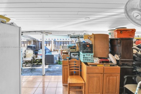 House in Miami, Florida 3 bedrooms, 112.6 sq.m. № 1944809 - photo 6