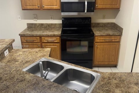 Снять в аренду кондоминиум в Санрайз, Флорида 1 спальня, 70.05м2, № 2002530 - фото 11