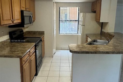 Снять в аренду кондоминиум в Санрайз, Флорида 1 спальня, 70.05м2, № 2002530 - фото 5