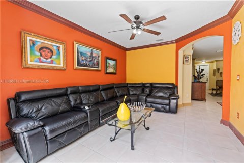 Townhouse in Miami, Florida 3 bedrooms, 176.42 sq.m. № 1855167 - photo 21
