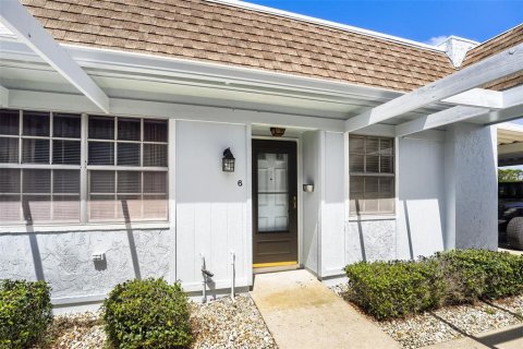 Condo in Port Richey, Florida, 2 bedrooms  № 2237085