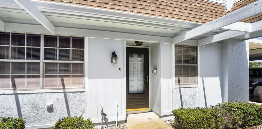 Condo à Port Richey, Floride, 2 chambres  № 2237085