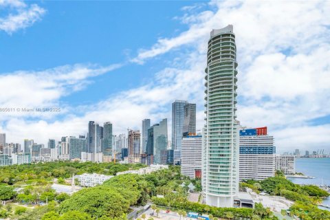 Купить кондоминиум в Майами, Флорида 2 спальни, 126.53м2, № 1896402 - фото 2