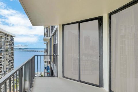 Купить кондоминиум в Майами, Флорида 2 спальни, 126.53м2, № 1896402 - фото 4