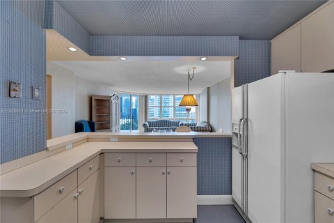 Купить кондоминиум в Майами, Флорида 2 спальни, 126.53м2, № 1896402 - фото 17