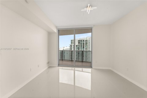 Condominio en alquiler en Miami, Florida, 1 dormitorio, 70.51 m2 № 2033073 - foto 10