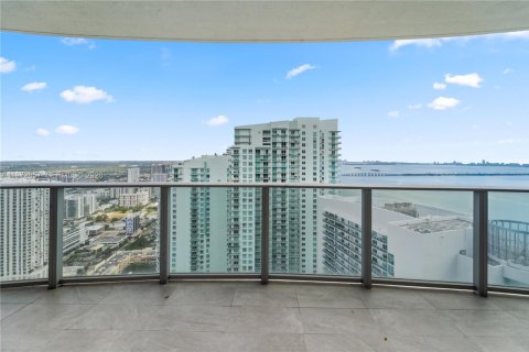 Condominio en alquiler en Miami, Florida, 1 dormitorio, 70.51 m2 № 2033073 - foto 6