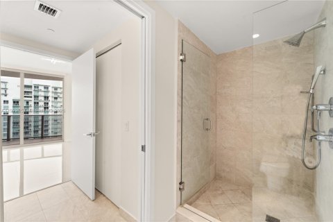 Condominio en alquiler en Miami, Florida, 1 dormitorio, 70.51 m2 № 2033073 - foto 15