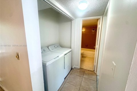 Copropriété à vendre à Miramar, Floride: 2 chambres, 77.29 m2 № 2047698 - photo 7