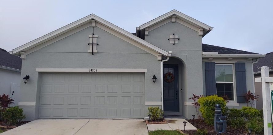 Villa ou maison à Wesley Chapel, Floride 4 chambres, 171.59 m2 № 2410356