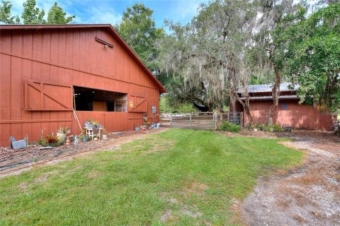 House in Winter Haven, Florida 4 bedrooms, 191.01 sq.m. № 2102668 - photo 14