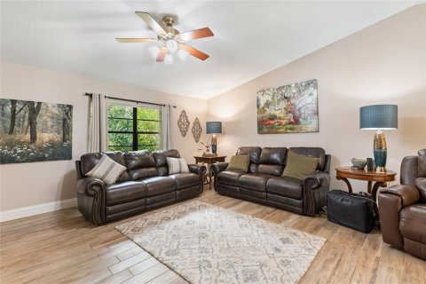 House in Winter Haven, Florida 4 bedrooms, 191.01 sq.m. № 2102668 - photo 29