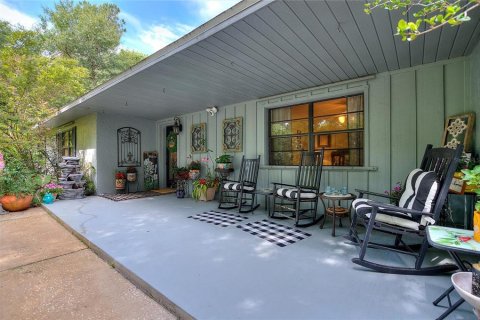 House in Winter Haven, Florida 4 bedrooms, 191.01 sq.m. № 2102668 - photo 8