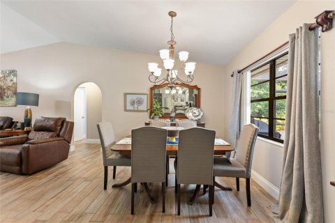 House in Winter Haven, Florida 4 bedrooms, 191.01 sq.m. № 2102668 - photo 25