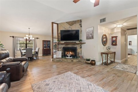 House in Winter Haven, Florida 4 bedrooms, 191.01 sq.m. № 2102668 - photo 27