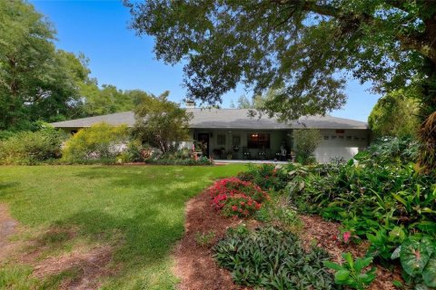 House in Winter Haven, Florida 4 bedrooms, 191.01 sq.m. № 2102668 - photo 5