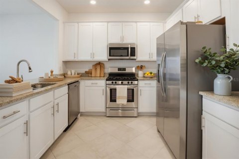 Townhouse in LORRAINE LAKES in Lakewood Ranch, Florida 3 bedrooms, 174.56 sq.m. № 2224588 - photo 7