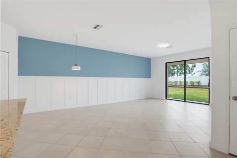 Townhouse in LORRAINE LAKES in Lakewood Ranch, Florida 3 bedrooms, 174.56 sq.m. № 2224588 - photo 9