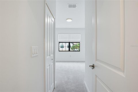 Townhouse in LORRAINE LAKES in Lakewood Ranch, Florida 3 bedrooms, 174.56 sq.m. № 2224588 - photo 30