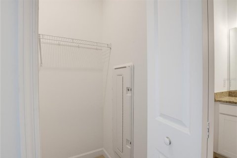 Townhouse in LORRAINE LAKES in Lakewood Ranch, Florida 3 bedrooms, 174.56 sq.m. № 2224588 - photo 21