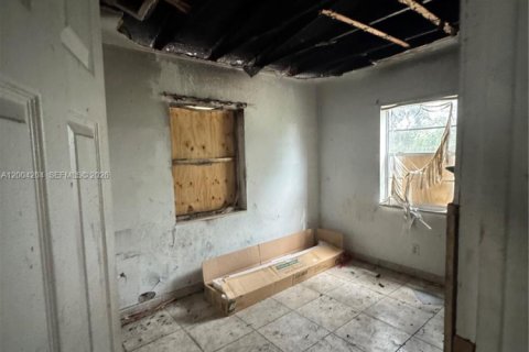 House in Fort Lauderdale, Florida 3 bedrooms, 95.5 sq.m. № 2068437 - photo 4