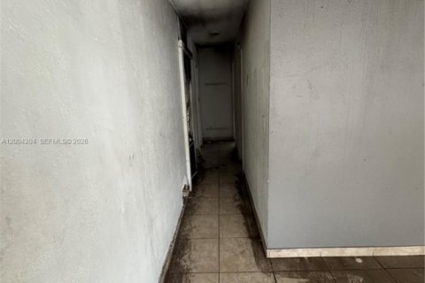 House in Fort Lauderdale, Florida 3 bedrooms, 95.5 sq.m. № 2068437 - photo 5