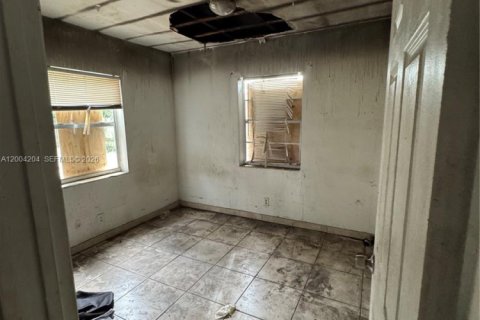 House in Fort Lauderdale, Florida 3 bedrooms, 95.5 sq.m. № 2068437 - photo 6