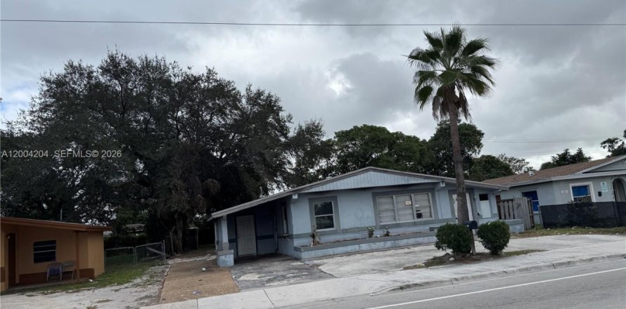 House in Fort Lauderdale, Florida 3 bedrooms, 95.5 sq.m. № 2068437