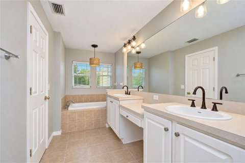 Villa ou maison à vendre à Brandon, Floride: 3 chambres, 214.6 m2 № 2408035 - photo 18