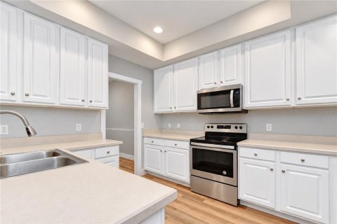 Villa ou maison à vendre à Brandon, Floride: 3 chambres, 214.6 m2 № 2408035 - photo 10