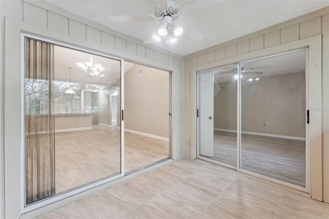 Condo in Altamonte Springs, Florida, 2 bedrooms  № 2117889 - photo 24