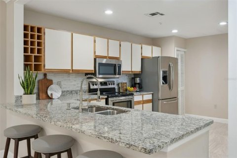 Condo in Altamonte Springs, Florida, 2 bedrooms  № 2117889 - photo 4