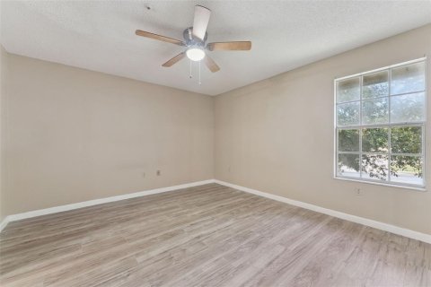 Condo in Altamonte Springs, Florida, 2 bedrooms  № 2117889 - photo 25