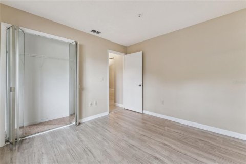 Condo in Altamonte Springs, Florida, 2 bedrooms  № 2117889 - photo 30