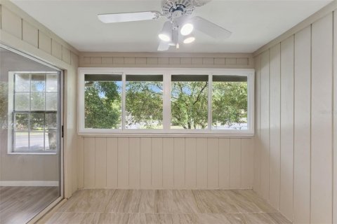 Condo in Altamonte Springs, Florida, 2 bedrooms  № 2117889 - photo 10