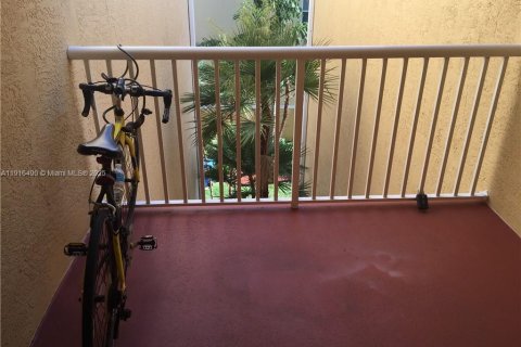 Снять в аренду кондоминиум в Дания-Бич, Флорида 2 спальни, 94.76м2, № 1972712 - фото 5