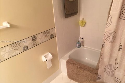 Copropriété à louer à Dania Beach, Floride: 2 chambres, 94.76 m2 № 1972712 - photo 18