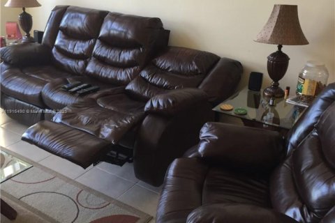 Снять в аренду кондоминиум в Дания-Бич, Флорида 2 спальни, 94.76м2, № 1972712 - фото 7