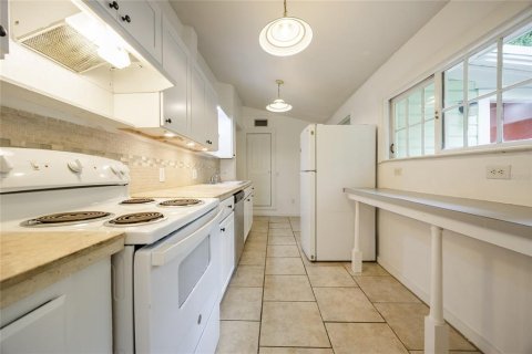 House in Gainesville, Florida 4 bedrooms, 125.05 sq.m. № 1898974 - photo 30
