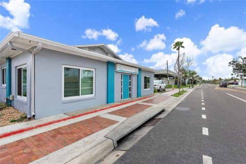Commercial property in Saint Pete Beach, Florida 367.71 sq.m. № 1775453 - photo 9