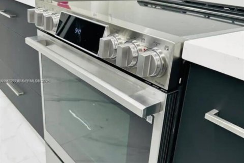 Снять в аренду виллу или дом в Майами, Флорида 4 спальни, 206.71м2, № 2058731 - фото 5