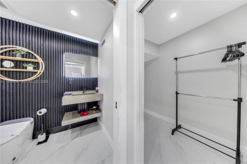 Снять в аренду виллу или дом в Майами, Флорида 4 спальни, 206.71м2, № 2058731 - фото 12