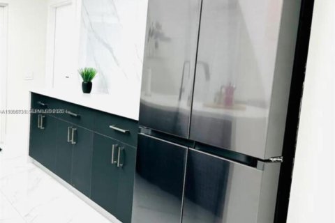 Снять в аренду виллу или дом в Майами, Флорида 4 спальни, 206.71м2, № 2058731 - фото 9